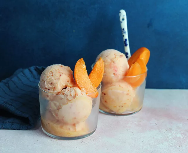 Glace d'abricot, carotte et yaourt à la vanille - sans sorbetière